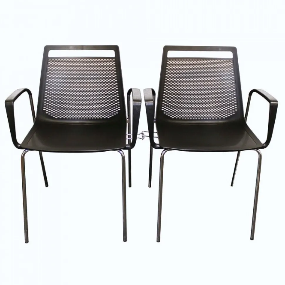 Sedia Akami Tb Sofisticata Ed Assolutamente Confortevole Grazie Ai Comodissimi Braccioli