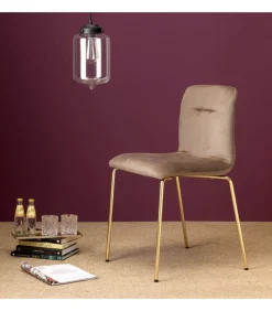 Sedia Alice Pop Di Scab, Con Seduta Imbottita E Rivestita E Gambe In Metallo Verniciato.