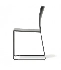 Sedia Artesia Con Struttura A Slitta In Filo E Struttura In Tecnopolimero.