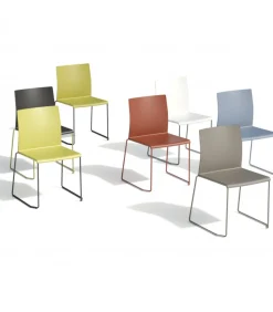 Sedia Artesia Con Struttura A Slitta In Filo E Struttura In Tecnopolimero.