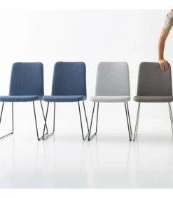 Sedia Cloe 3 Con Struttura A Slitta.