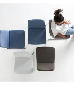 Sedia Cloe 3 Con Struttura A Slitta.