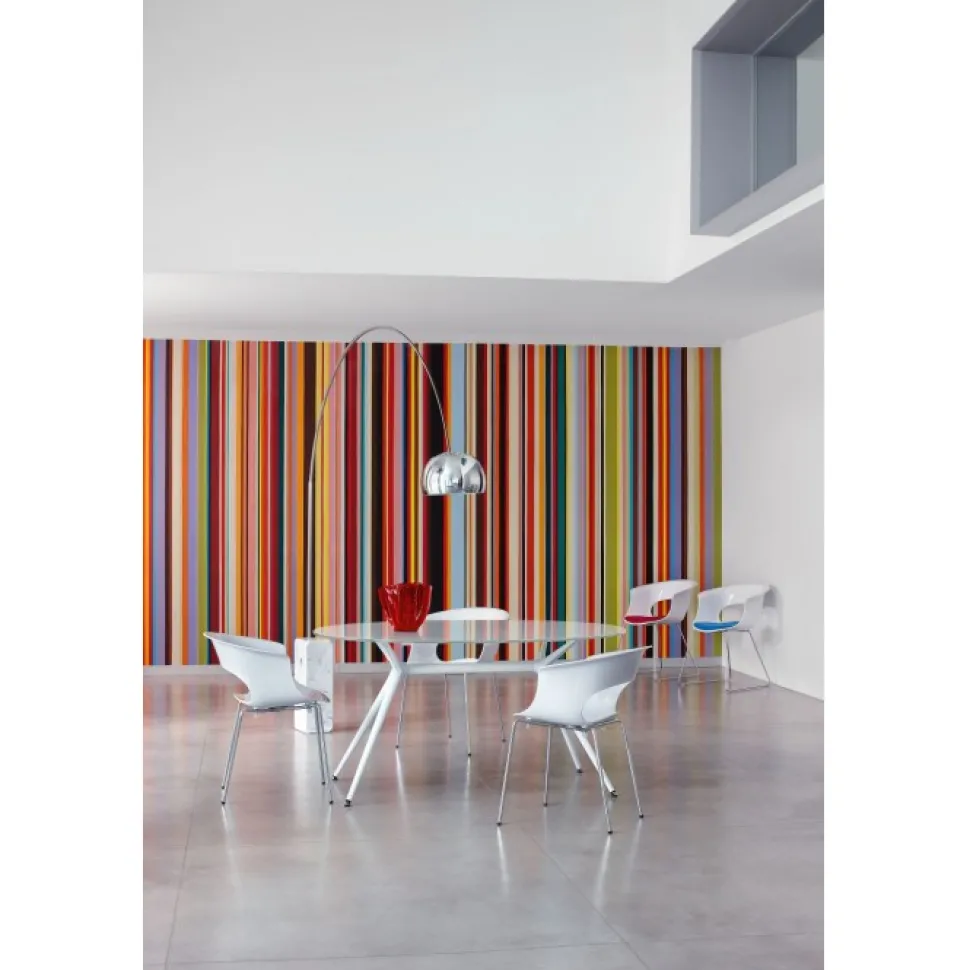 Sedia Con Scocca In Policarbonato E Telaio In Acciaio (Cromato O Verniciato Bianco). 100% Made In Italy.