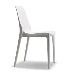 Sedia Da Giardino Ginevra 2334 Di Scab, Interamente Realizzata In Italia In Tecnopolimero Per L'Outdoor.