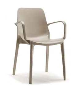 Sedia Da Giardino Ginevra Di Scab, E Realizzata In Tecnopolimero Per L'Outdoor, E Impilabile, Per Privati E Contract.