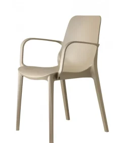 Sedia Da Giardino Ginevra Di Scab, E Realizzata In Tecnopolimero Per L'Outdoor, E Impilabile, Per Privati E Contract.