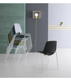 Sedia Eva 2 Impilabile Con Seduta In Polipropilene