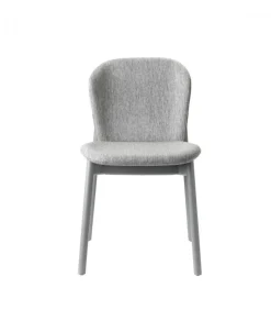 Sedia Finn 2891 Di Scab, Con Struttura In Legno, Seduta E Schienale Imbottiti E Rivestiti.