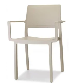 Sedia Kate Di Scab, Realizzata Interamente In Italia In Tecnopolimero Per Outdoor.