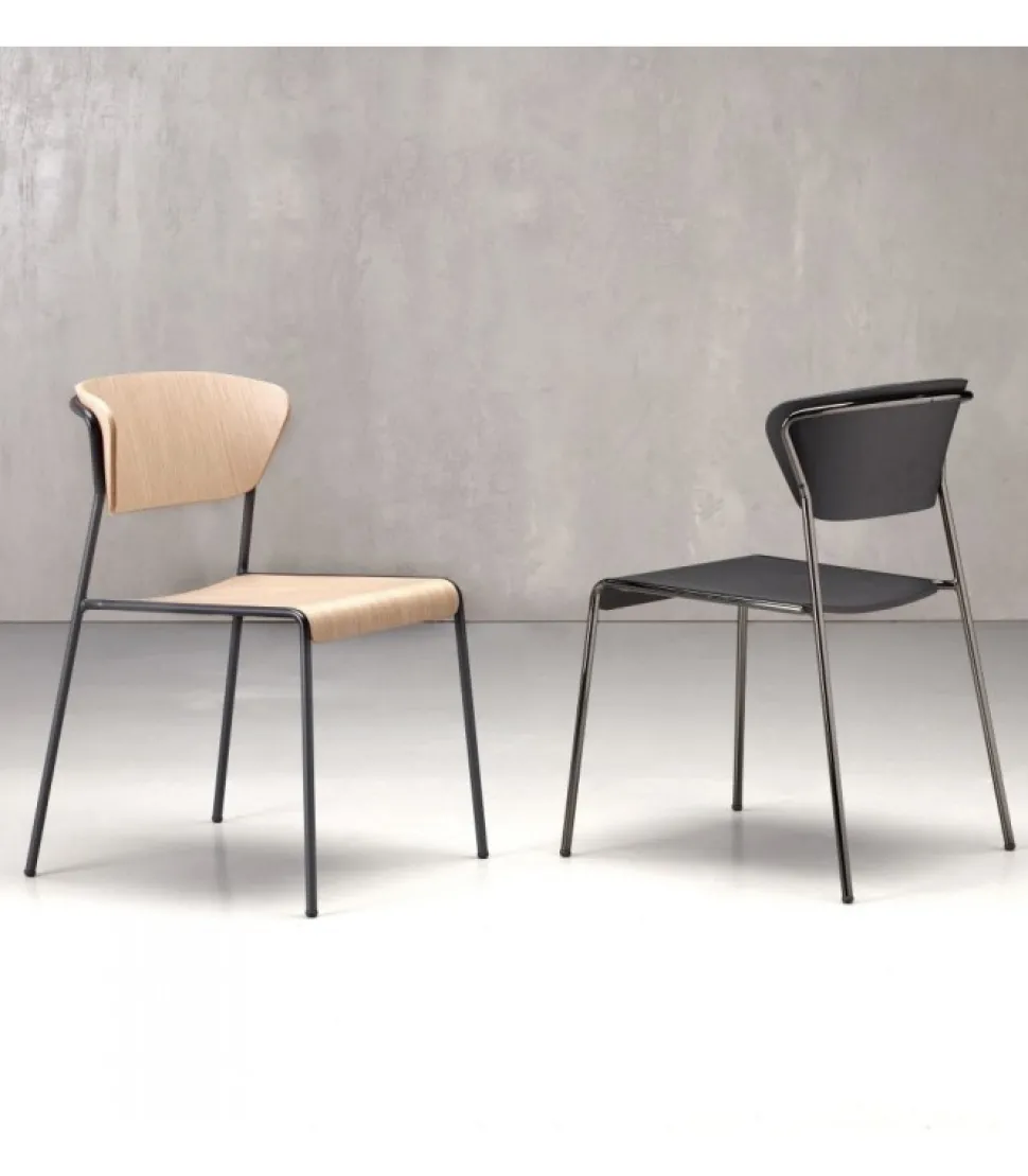 Sedia Lisa, Progettata E Realizzata In Italia Da Scab Con Materiali Italiani.