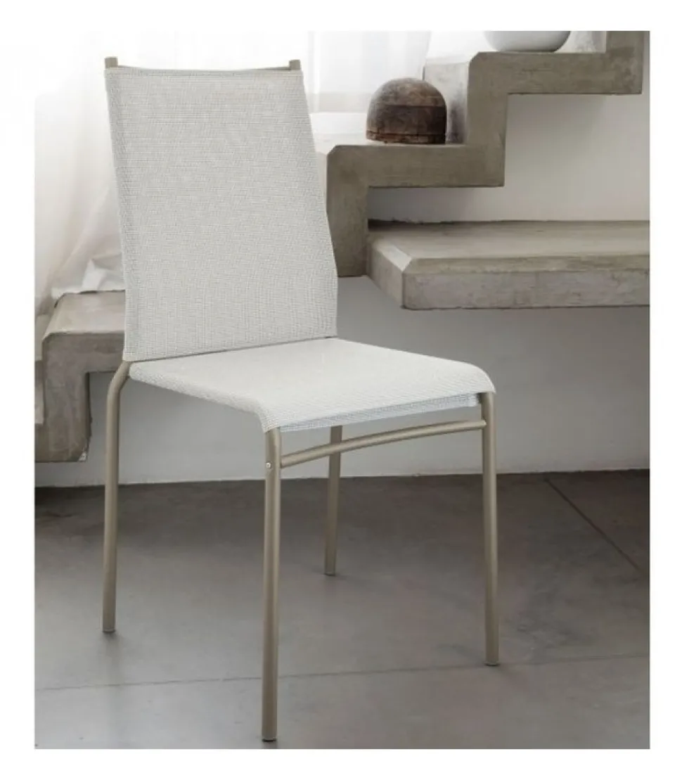 Sedia Liu Alta Outdoor, Con Struttura Realizzata Per Il Giardino.