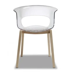 Sedia Miss Di Scab, Interamente Progettata E Realizzata In Italia, Con Scocca In Policarbonato E Gambe In Faggio.