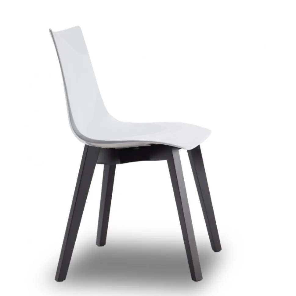 Sedia Natural Zebra Di Scab. Scegli Tu Il Colore Della Scocca In Policarbonato E Delle Gambe In Faggio.