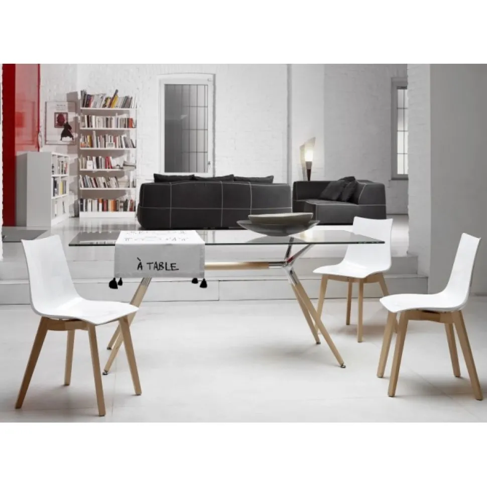 Sedia Natural Zebra Di Scab. Scegli Tu Il Colore Della Scocca In Policarbonato E Delle Gambe In Faggio.