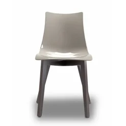 Sedia Natural Zebra Di Scab. Scegli Tu Il Colore Della Scocca In Policarbonato E Delle Gambe In Faggio.