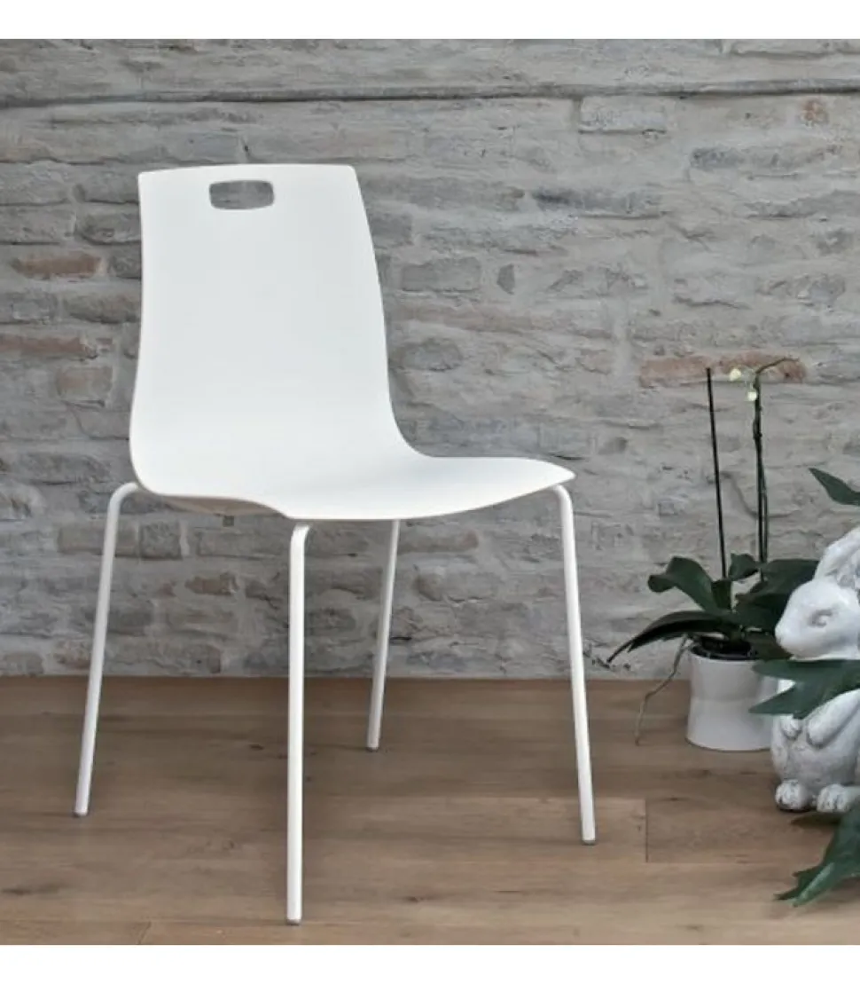 Sedia Olly Outdoor, Pensata E Realizzata Per Il Tuo Giardino.