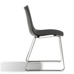 Sedia Zebra 2618 Di Scab, Con Gambe A Slitta In Acciaio E Monoscocca In Tecnopolimero. Made In Italy.