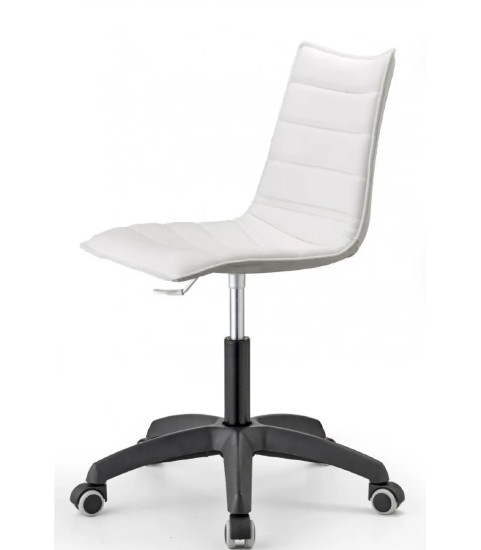 Sedia Zeus Pop 2656, Prodotta In Italia Da Scab Con Materiali Realizzati In Italia.