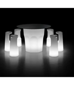 Sgabello Fura Di Plust, Realizzato Interamente In Italia In Polietilene Per L'Outdoor.