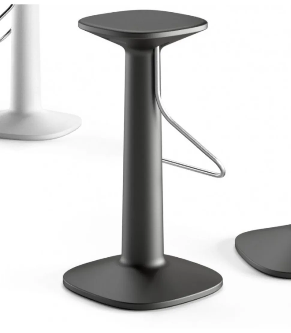 Sgabello In Polietilene Per L'Outdoor, Certificato Da Catas Come Conforme E Resistente.