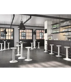 Sgabello In Polietilene Per L'Outdoor, Certificato Da Catas Come Conforme E Resistente.