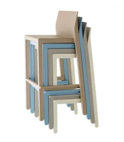 Sgabello Kate H65 Di Scab, Realizzato In Italia In Tecnopolimero Rinforzato In Fibra Di Vetro.