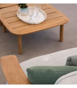 Tavolino Da Giardino, Ottimo Sia Per Ambienti Privati E Per Il Contract.