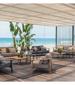 Tavolino Da Giardino, Ottimo Sia Per Ambienti Privati E Per Il Contract.