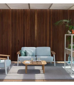 Tavolino Da Giardino, Ottimo Sia Per Ambienti Privati E Per Il Contract.