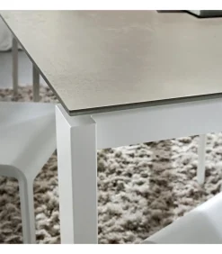 Tavolo Allungabile Con Piano Laminato E Vetro Con Gambe In Metallo Verniciato.Da 138 E 160 Cm. - Art.Tv110Al