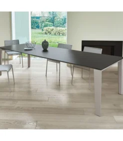 Tavolo Allungabile Con Struttura In Acciaio