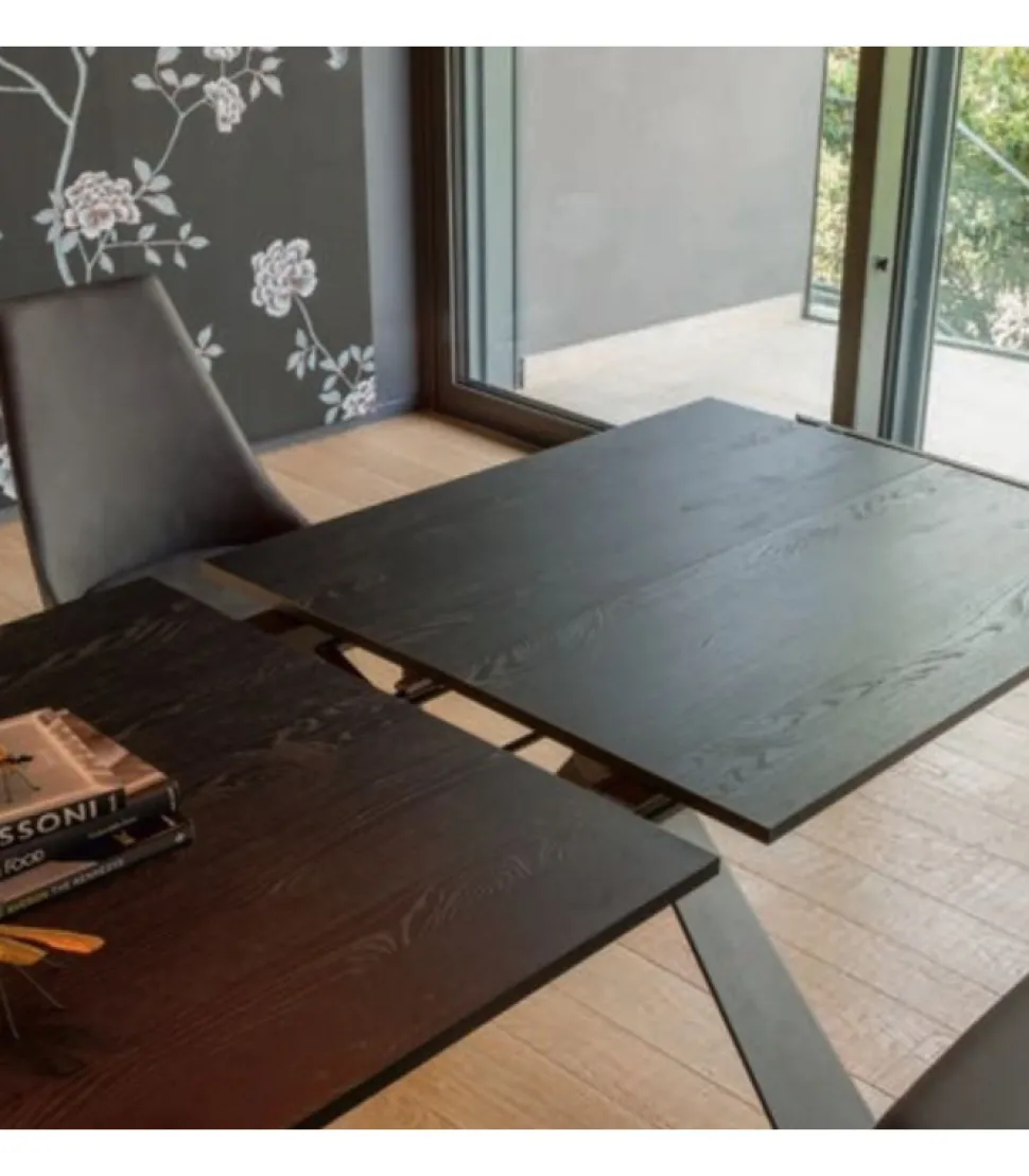 Tavolo Allungabile Delta At132 Di Altacom, Realizzato Interamente In Italia, Disponibile In Due Dimensioni.
