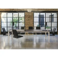 Tavolo Allungabile Dom, Solido E Contemporaneo