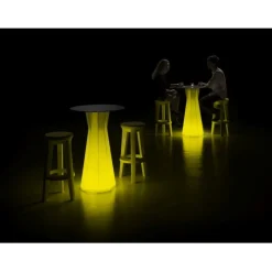 Tavolo Alto Per Bar Frozen Table In Polietilene E Colorato