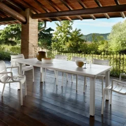 Tavolo Da Giardino Per 3 Di Scab, Con Piano Allungabile Da 170 A 220 Cm In Tecnopolimero.