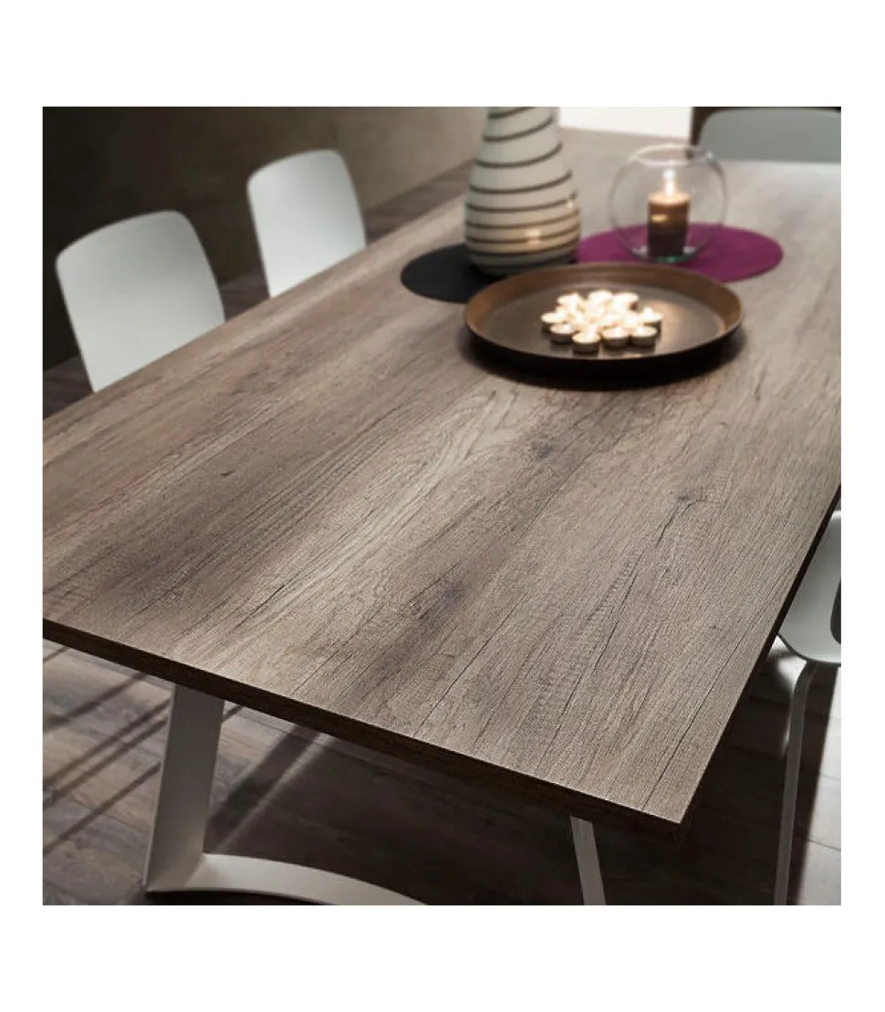 Tavolo Fisso Con Piano In Vari Materiali E Finiture E Base In Metallo. Nelle Misure 170X100 E 200 X 100 Cm