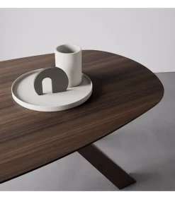 Tavolo Fisso Realizzato In Italia Da Pizzolato, Disponibile In Due Dimensioni, Molti Tipi Di Legno E Moltissimi Colori.