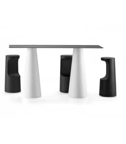 Tavolo Fura Di Plust, In Polietilene Per L'Outdoor, Con Certificazione Catas E 