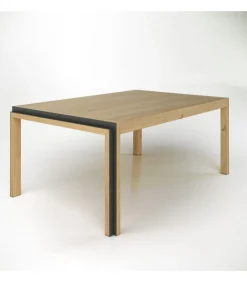 Tavolo In Legno Massiccio Lavorato Artigianalmente