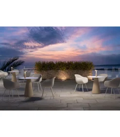 Tavolo Per L'Uso Outdoor, Piano In Hpl E Base In Polietilene, Certificato Da Catas.