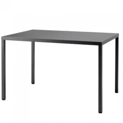 Tavolo Summer Di Scab, Pensato, Progettato E Realizzato In Italia Per L'Uso Outdoor.