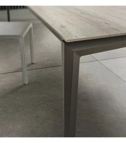 Tavolo Superallungabile Con 3 Allunghe, Piano In Hpl E Fenix E Gambe In Metallo Verniciato - Da 138 E 160 Cm. - Art.138S