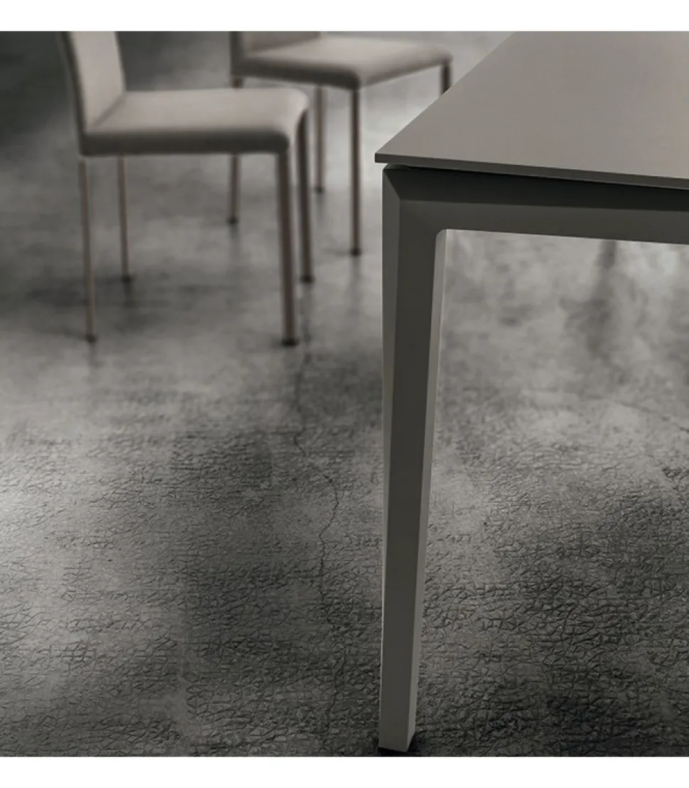 Tavolo Superallungabile Con 3 Allunghe, Piano In Hpl E Fenix E Gambe In Metallo Verniciato - Da 138 E 160 Cm. - Art.138S