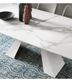 Tavolo Taurus In Metallo Verniciato O Spazzolato.