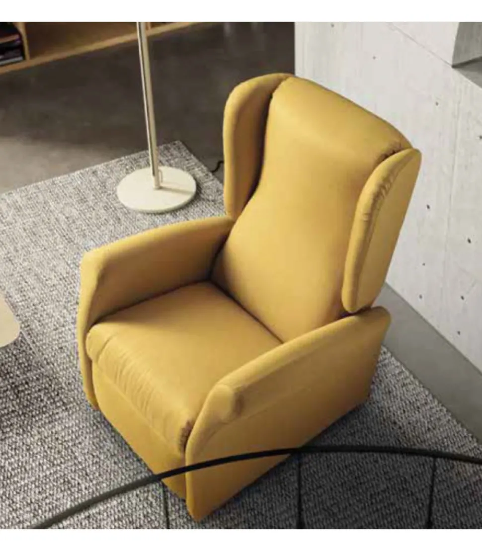 Trilly, La Poltrona Relax Con Meccanismo Alzapersona E Kit Vibro, Disponibile In Tessuto E Pelle.
