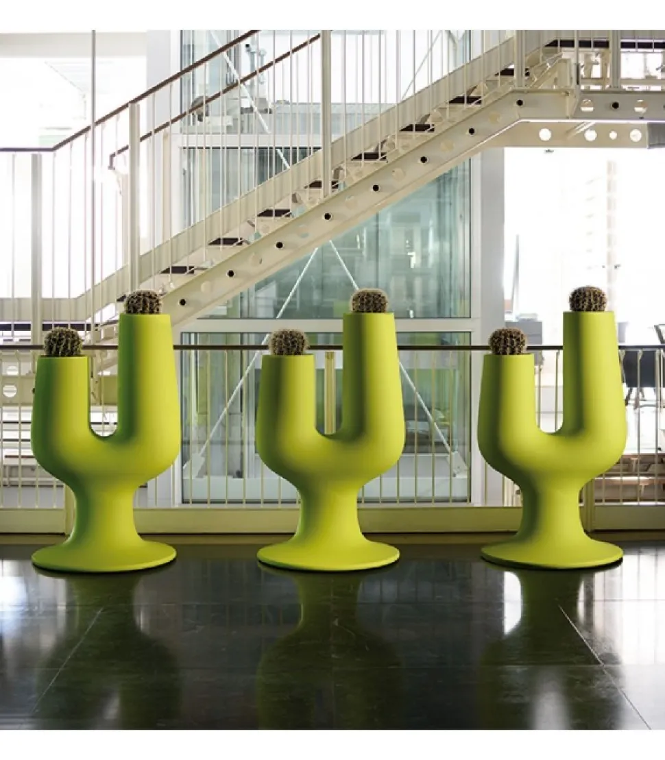 Vaso Arredo Cactus Di Plust, In Polietilene. Realizzato Interamente In Italia.