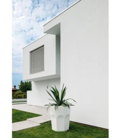 Vaso Arredo In Polietilene Per Outdoor, Accessoriabile Di Luce A Led E Fissaggio A Terra.