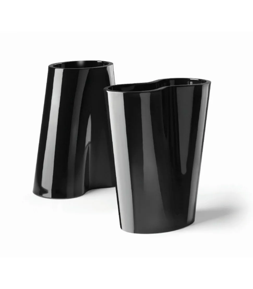 Vaso Reverse Di Plust, Realizzato Interamente In Italia In Polietilene Resistente.